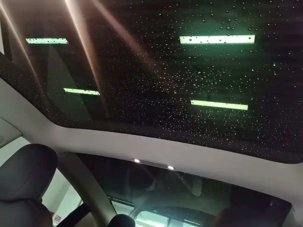 Tesla Model 3 — миниатюра 18
