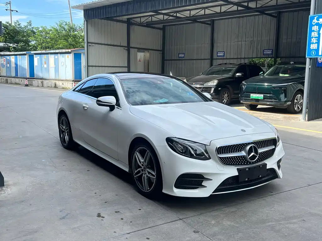 Mercedes-Benz E-Class (Import) — миниатюра 3