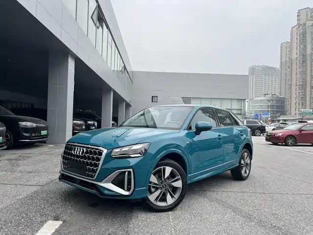 AUDI Q2L 2025