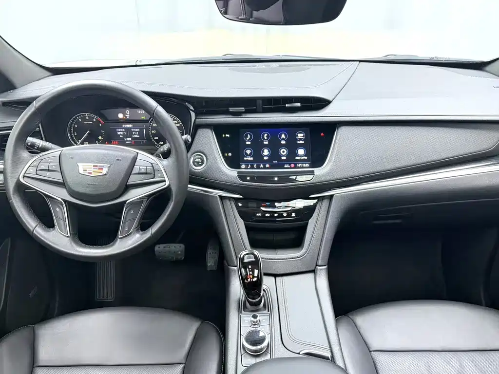 CADILLAC XT5