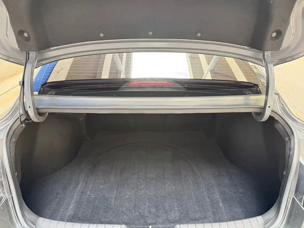 Hyundai Elantra — миниатюра 20