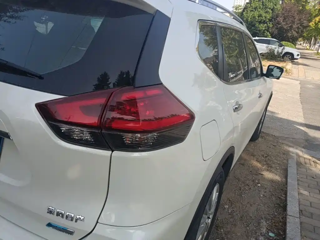 Nissan X-Trail — миниатюра 8