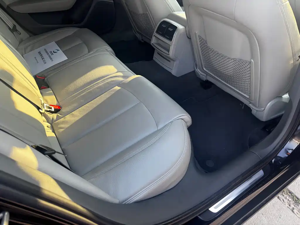 Audi A6L — миниатюра 10