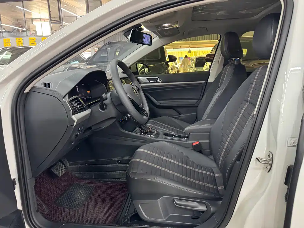 Volkswagen Lavida — миниатюра 9