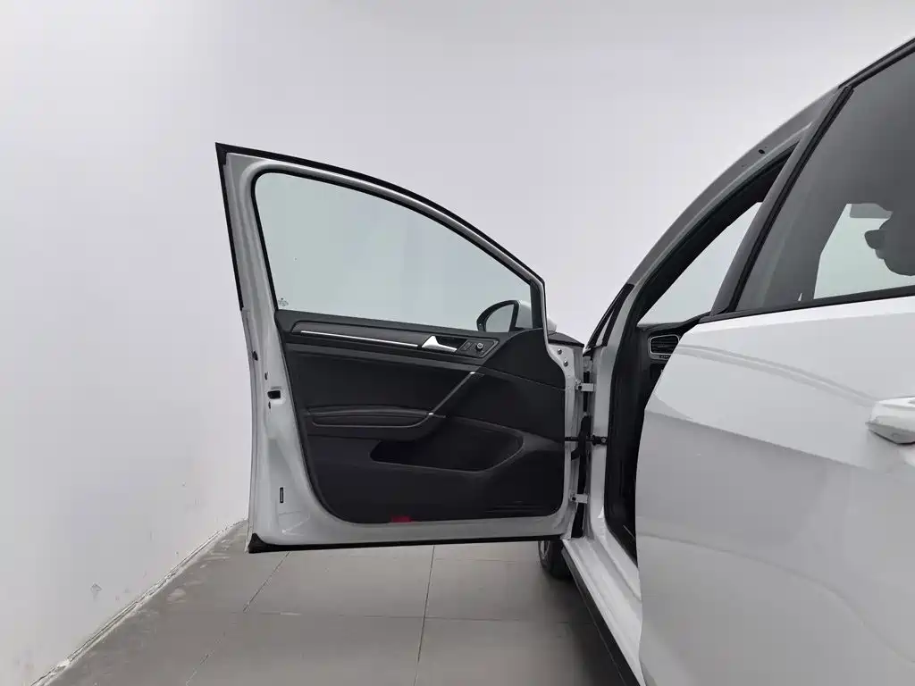 Volkswagen Golf GTI — миниатюра 8