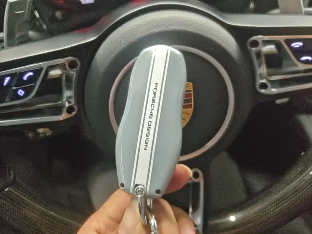 Porsche Macan — миниатюра 9