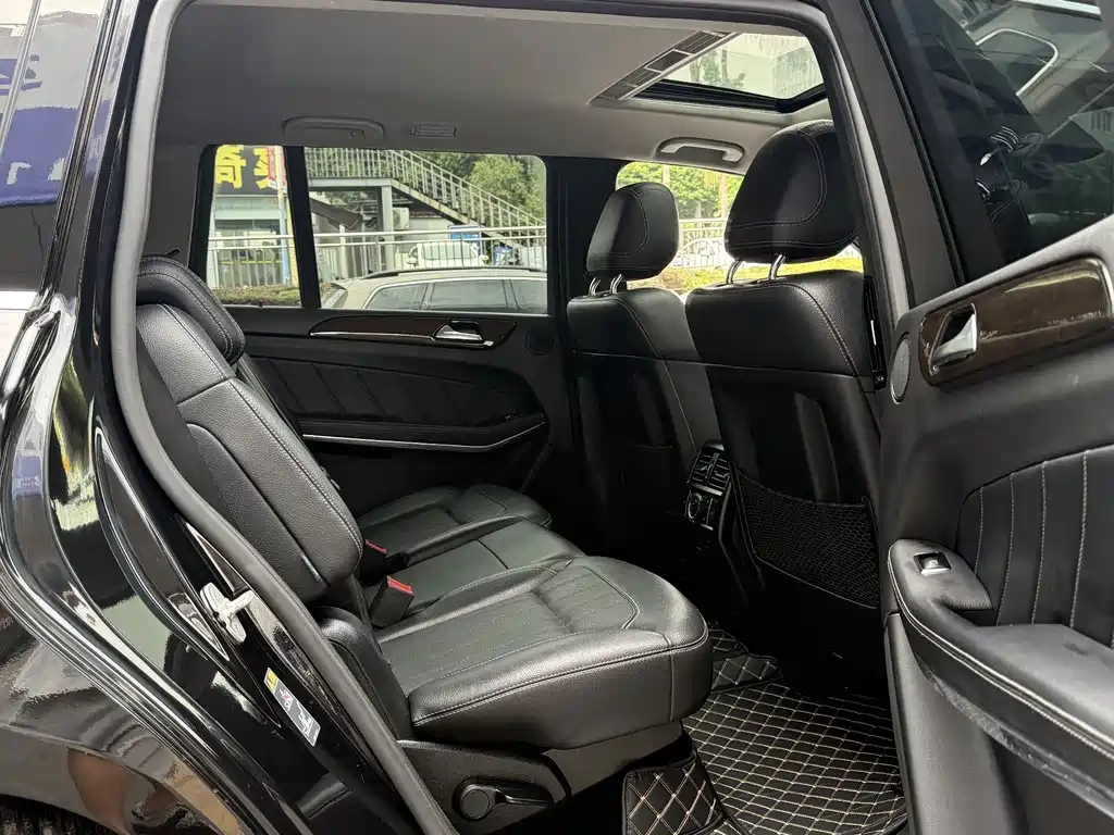 Mercedes-Benz GL-Class — миниатюра 11