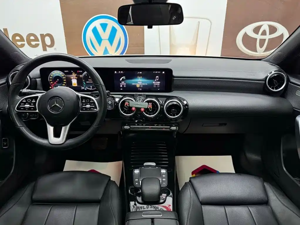 Mercedes-Benz A-Class — миниатюра 9