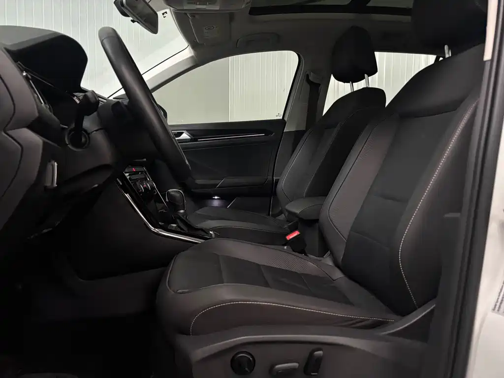 Volkswagen T-Roc 2022 280TSI DSG PLUS