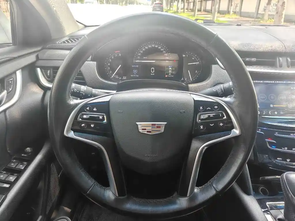 Cadillac XTS — миниатюра 5