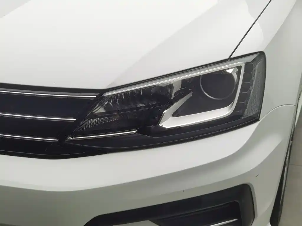Volkswagen Sagitar — миниатюра 7
