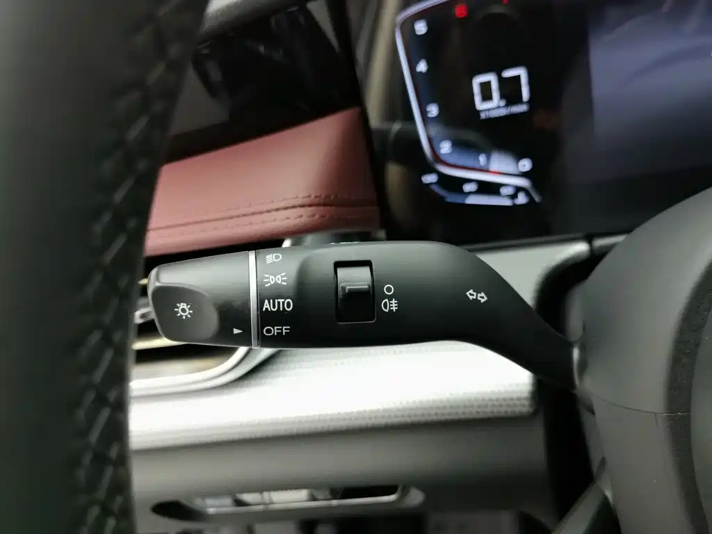 Hongqi Hongqi H5 — миниатюра 21