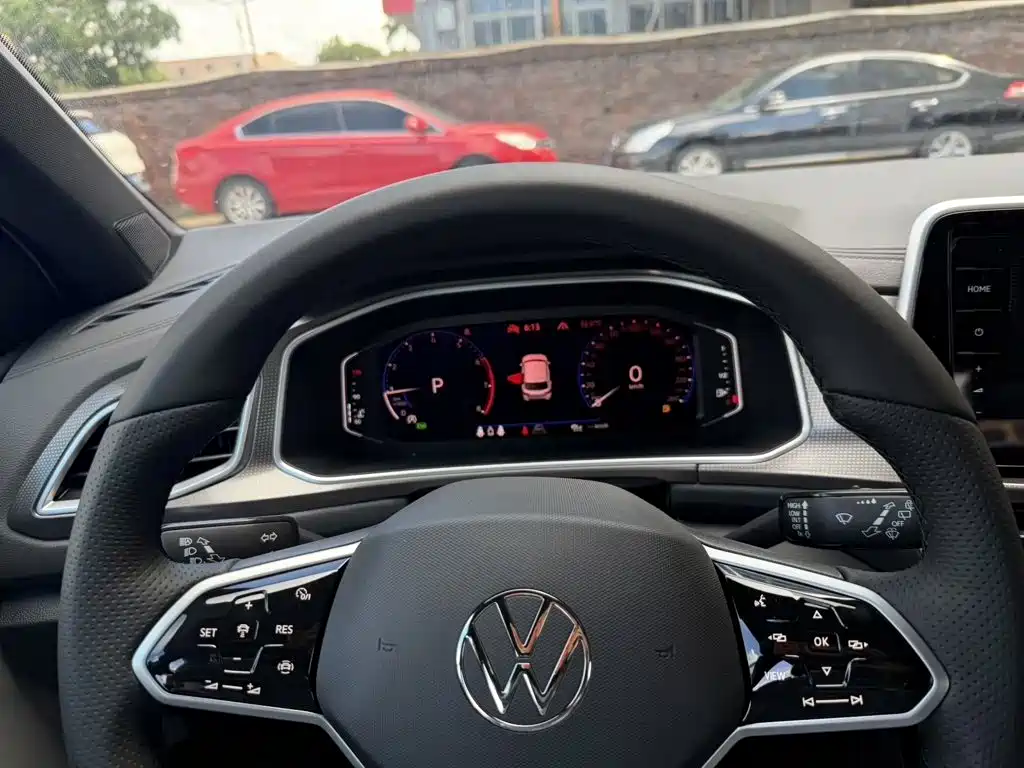 Volkswagen T-Roc — миниатюра 7