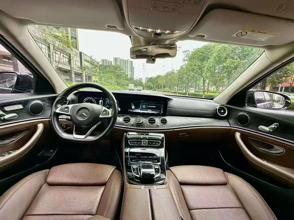 Mercedes-Benz E-Class — миниатюра 5
