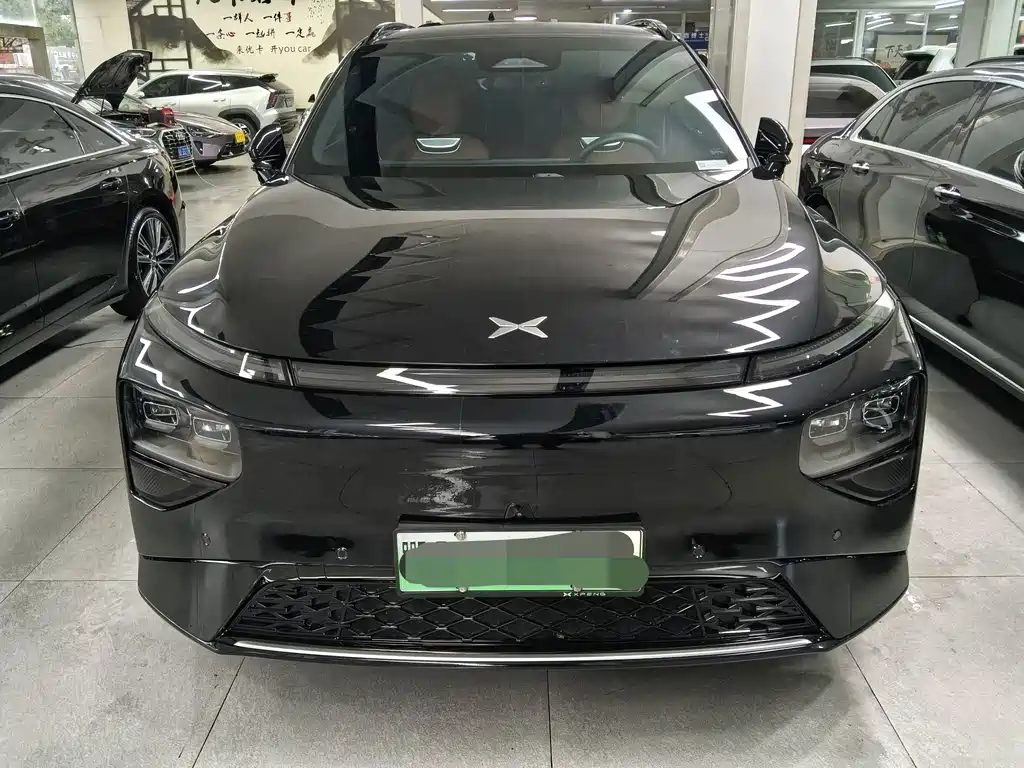 XPeng G9 — миниатюра 2