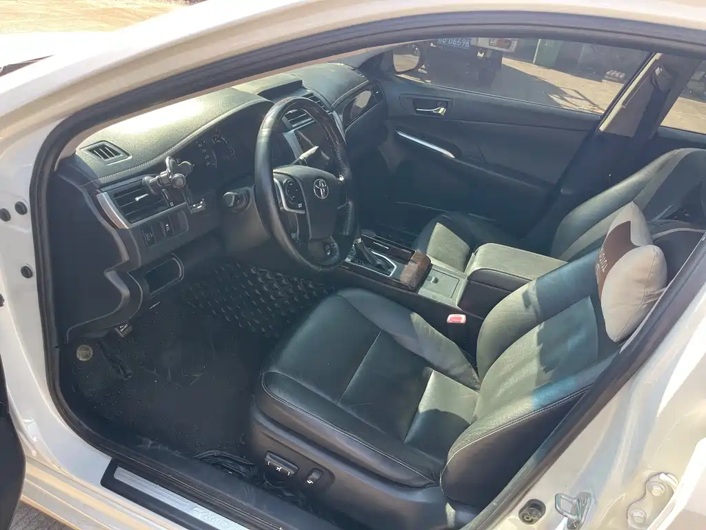 Toyota Camry — миниатюра 9