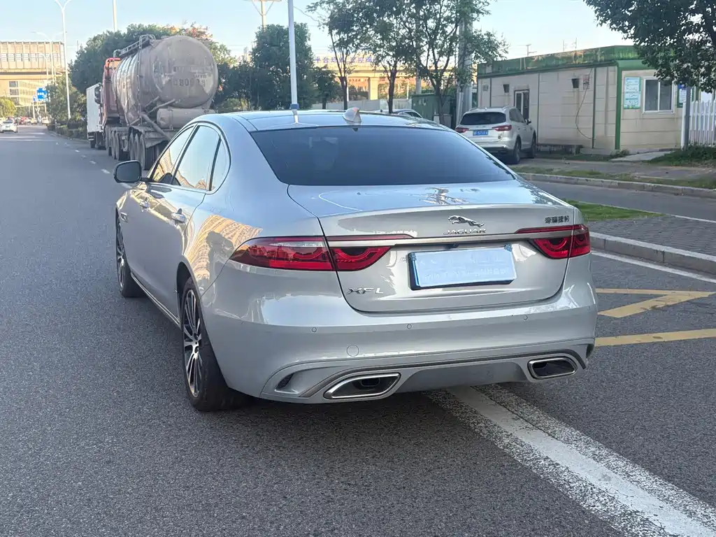 Jaguar XFL — миниатюра 14