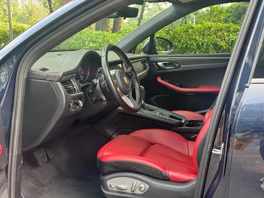 Porsche Macan — миниатюра 10