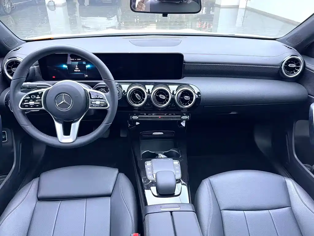 Mercedes-Benz A-Class — миниатюра 7