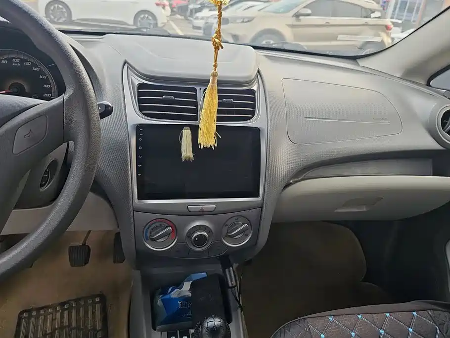 Chevrolet Sail — миниатюра 13