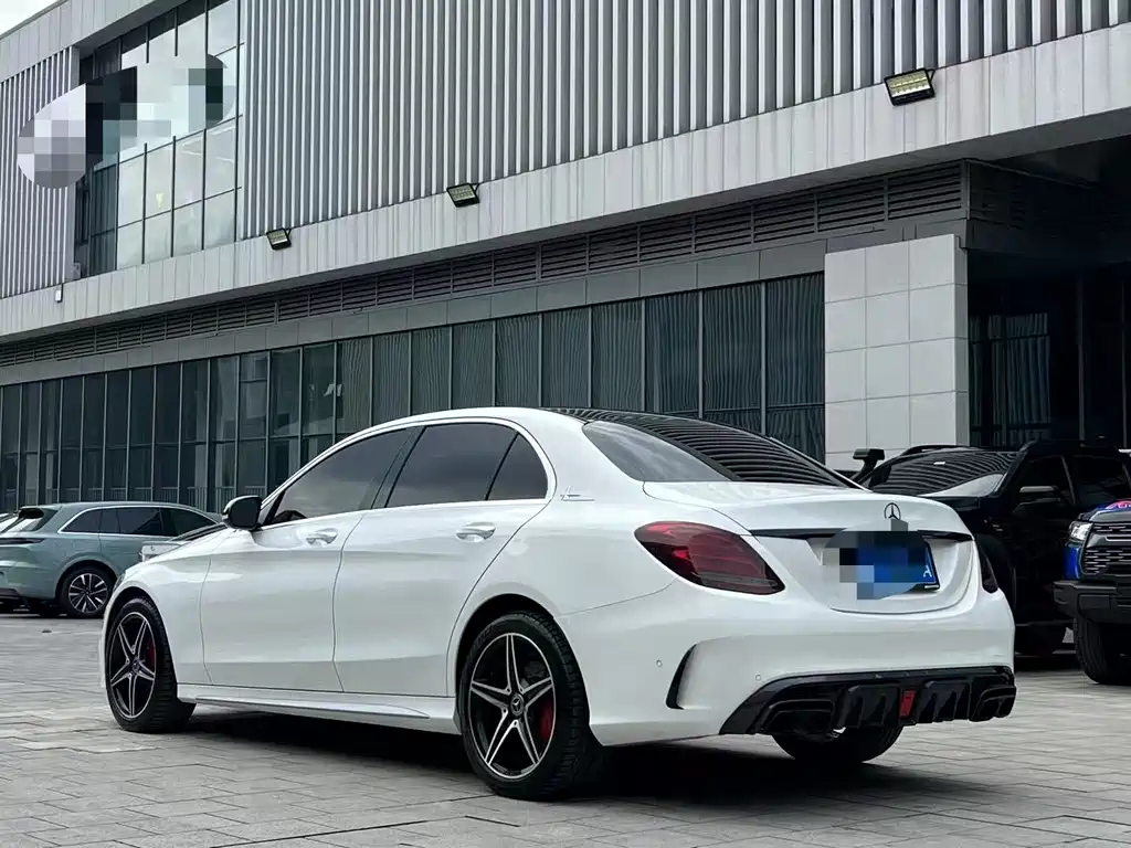 Mercedes-Benz C-Class — миниатюра 11