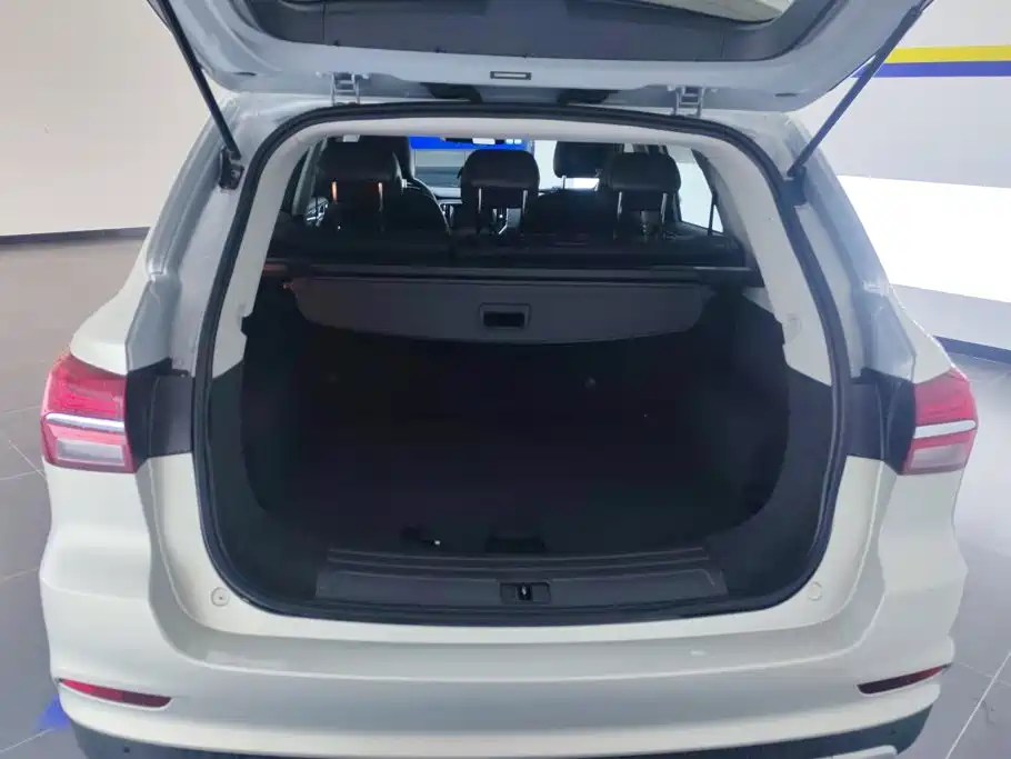 Roewe RX5 — миниатюра 4