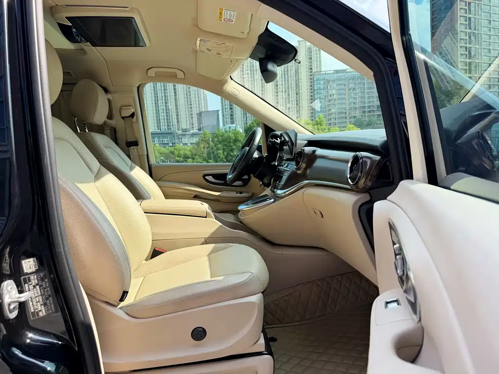 Mercedes-Benz V-Class — миниатюра 8