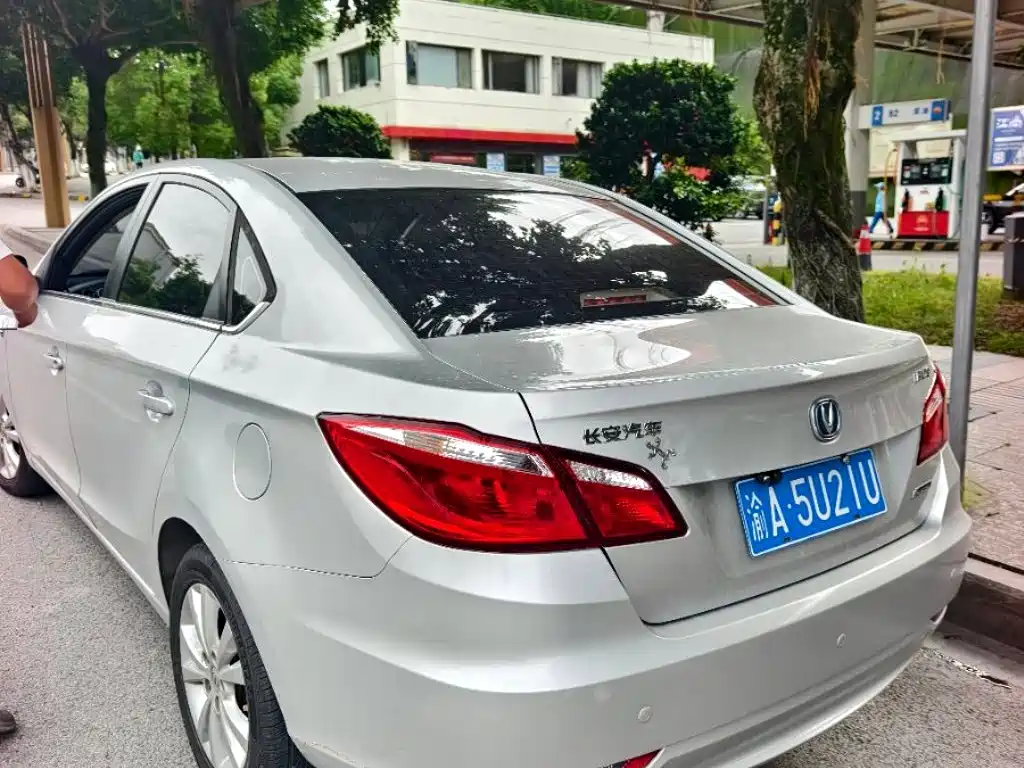Changan Eado — миниатюра 3