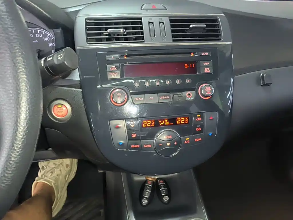 Nissan Tiida — миниатюра 13