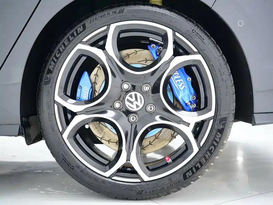 Volkswagen Golf GTI — миниатюра 41