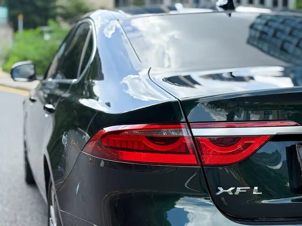 Jaguar XFL 2023 XFL 2.0T P250 Premium Luxury
