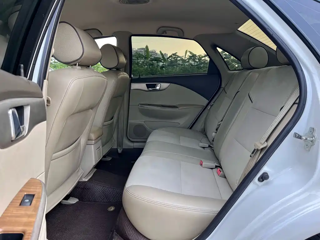 Buick Excelle — миниатюра 6