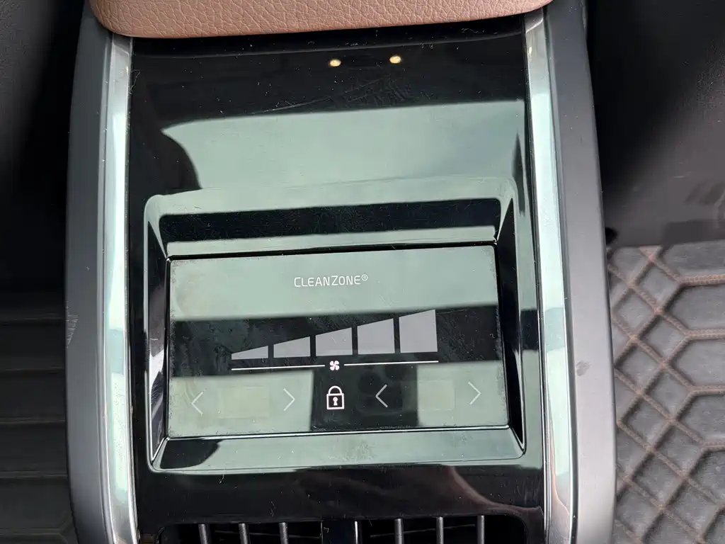 Volvo S90 — миниатюра 10