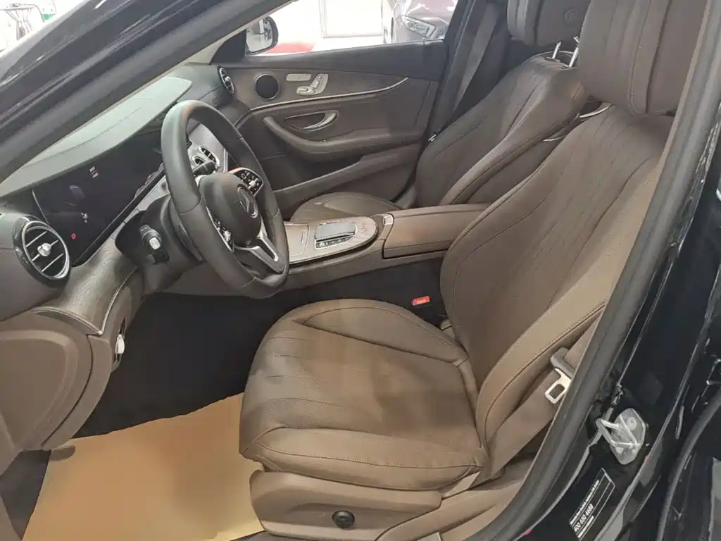 Mercedes-Benz E-Class — миниатюра 15