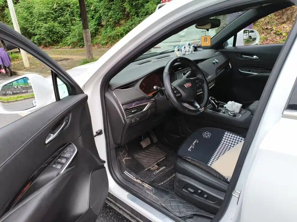 Cadillac XT4 — миниатюра 14