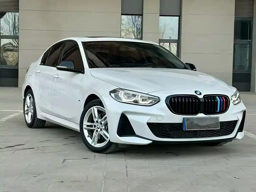 BMW 1 SERIES