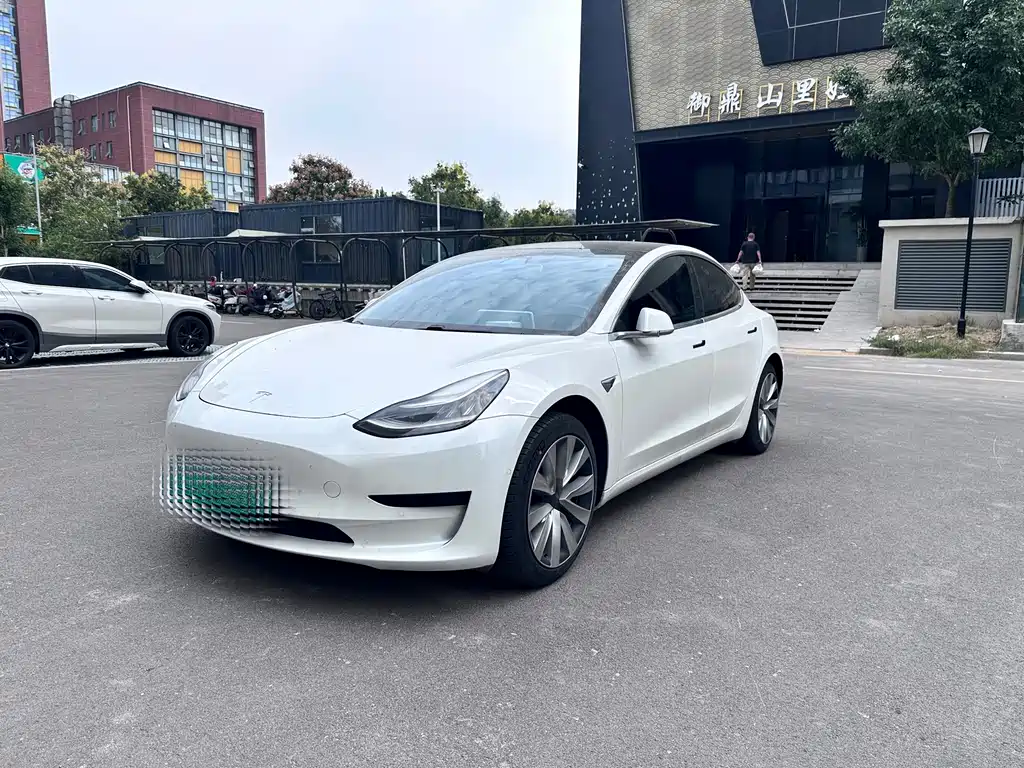 Tesla Model 3 — миниатюра 2