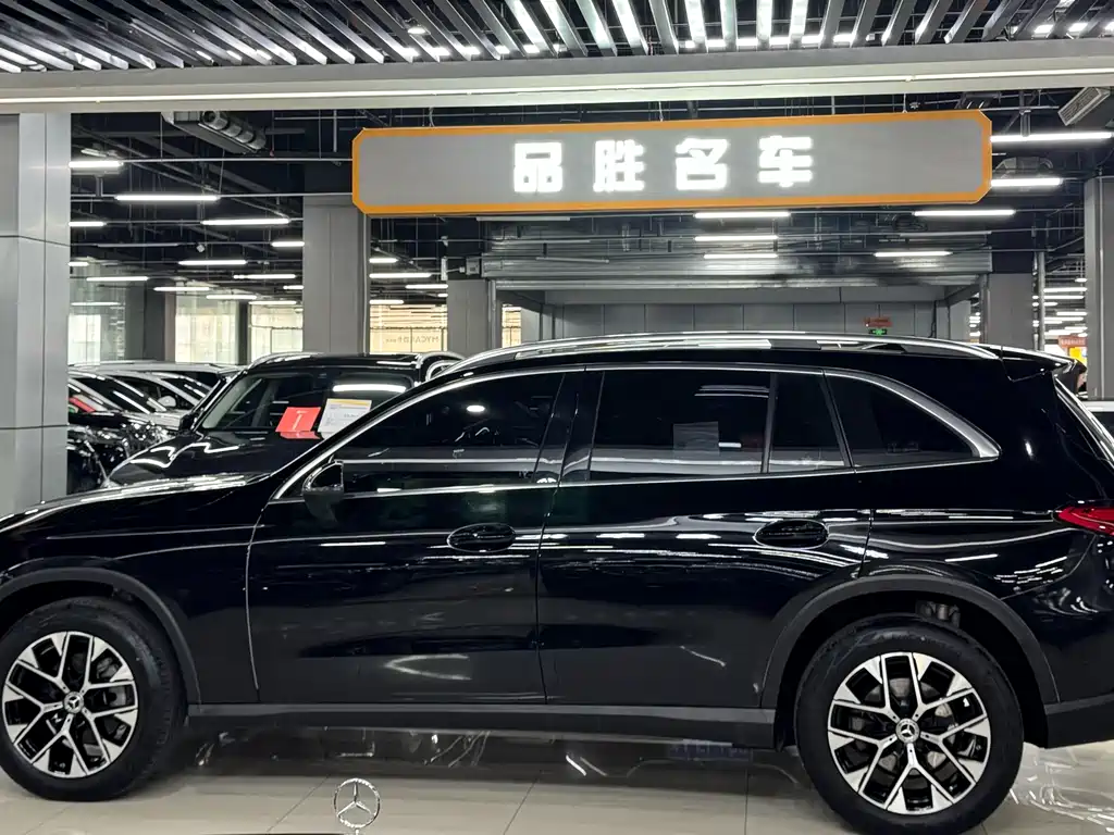 Mercedes-Benz GLC 2023 GLC 260 L 4MATIC 5 мест