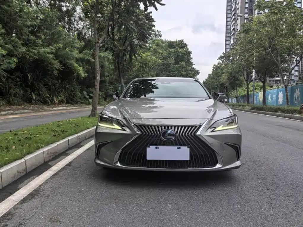 Lexus ES — миниатюра 3