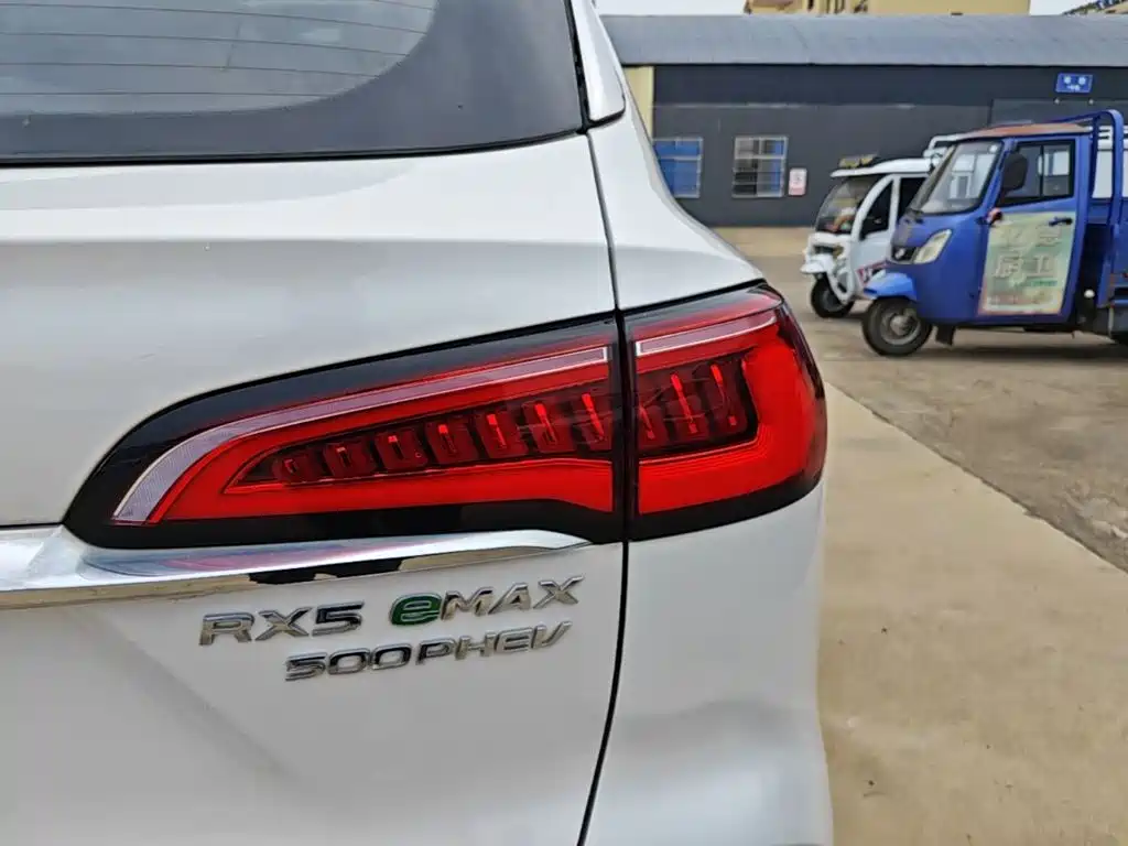 Roewe RX5 eMAX — миниатюра 8