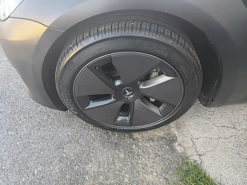 Tesla Model 3 — миниатюра 23