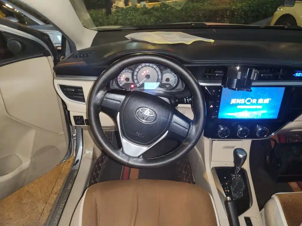 Toyota Corolla — миниатюра 6