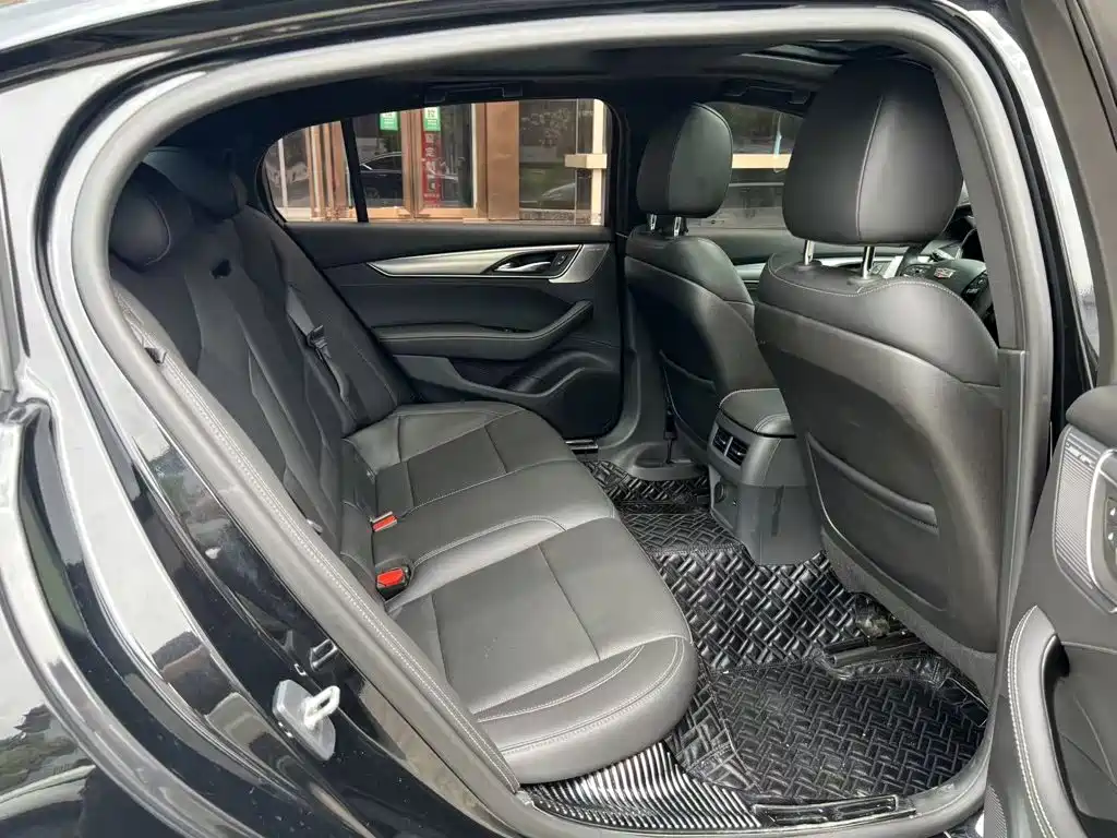 Cadillac CT5 — миниатюра 2