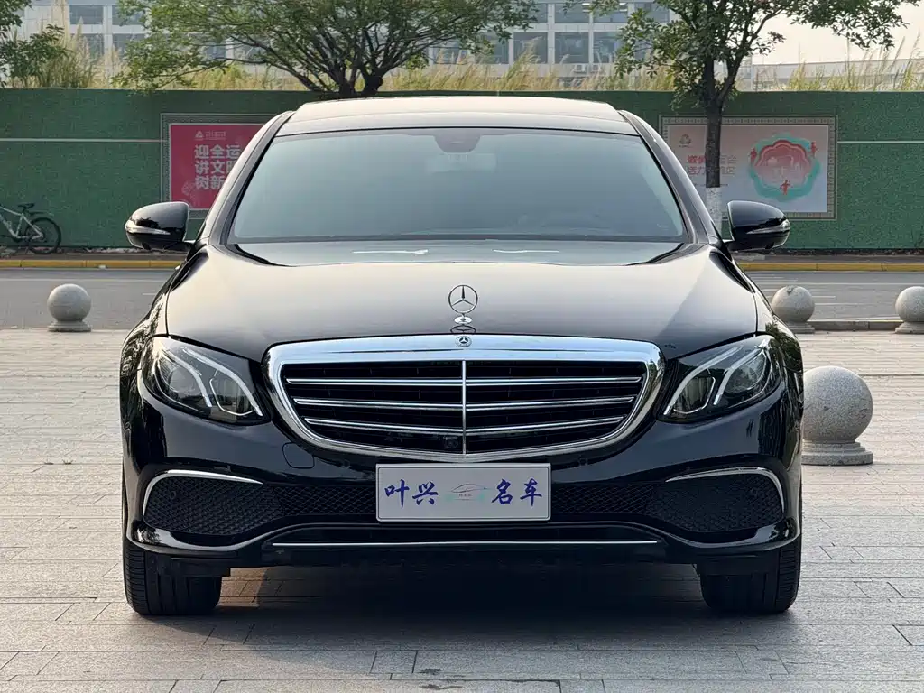 Mercedes-Benz E-Class — миниатюра 2