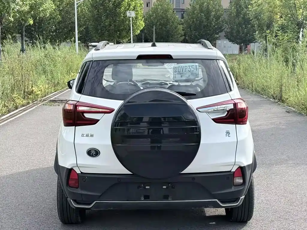 BYD Yuan EV — миниатюра 8