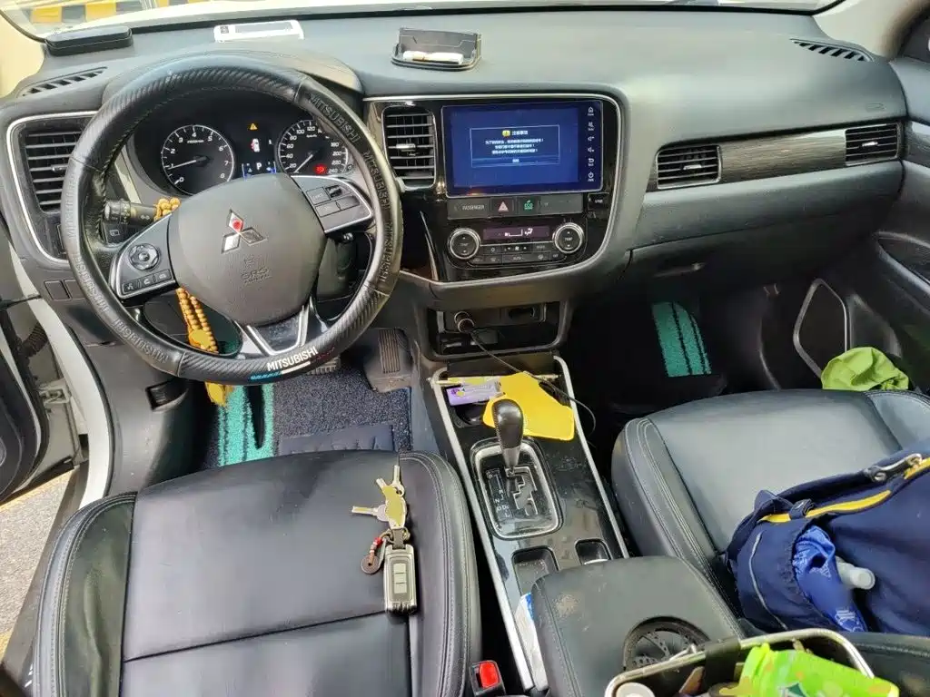 Mitsubishi Outlander — миниатюра 5
