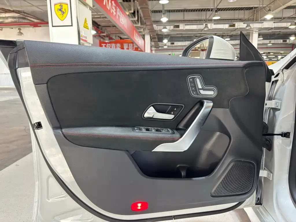 Mercedes-Benz CLA (Import) — миниатюра 18