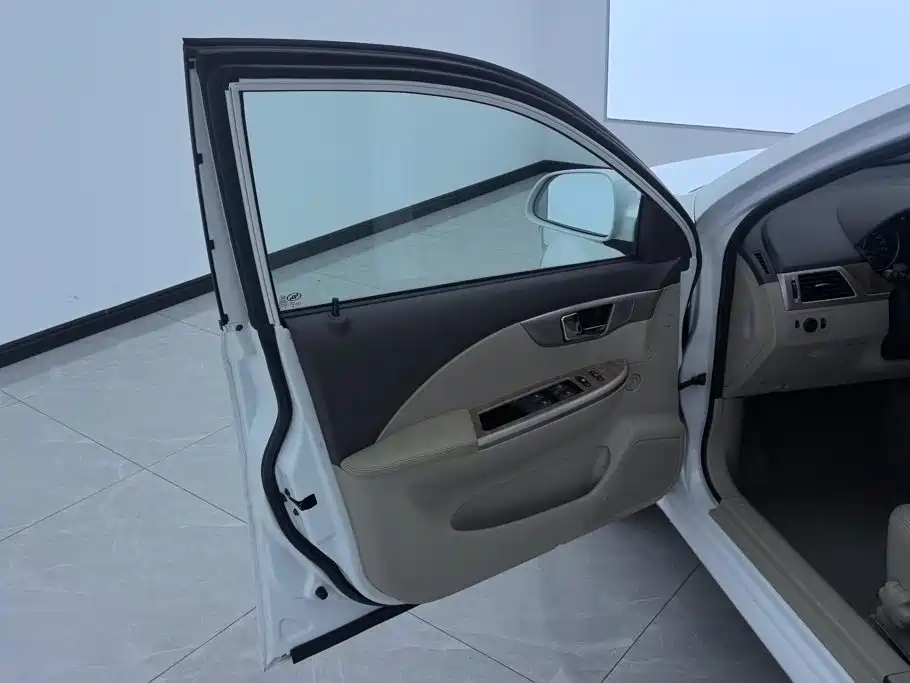 Buick Excelle — миниатюра 7