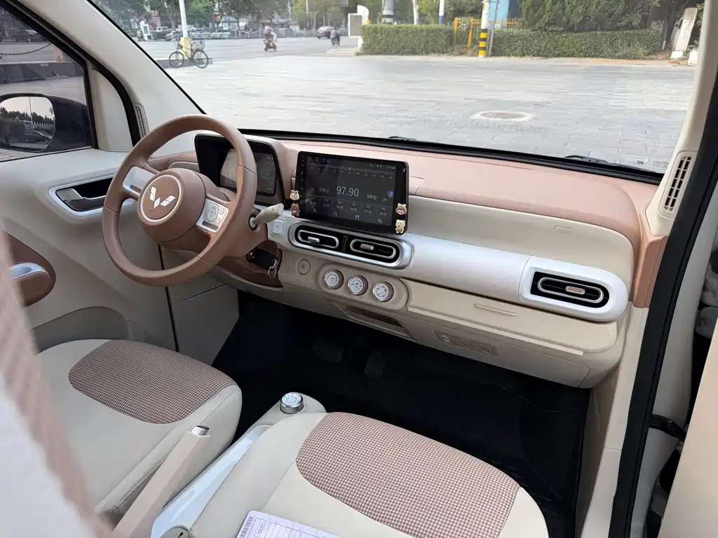 Wuling MINIEV — миниатюра 7