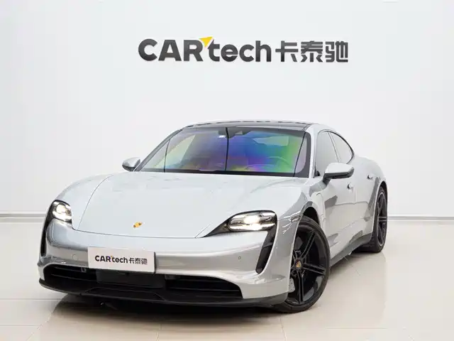 PORSCHE TAYCAN 2021